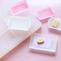 #M013シリコンモールド　お皿　トレイ　４サイズ　ミニチュア　立体型　レンジ