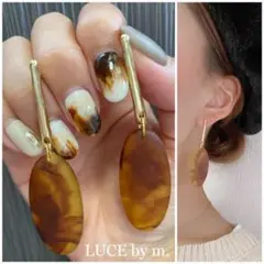 Item thumbnail for item f251c000-1be4-49ee-acb4-808ecfa6fb9d