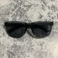 サングラス　ブラック