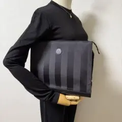 Fendi ブラック ペカン ストライプ クラッチバッグ