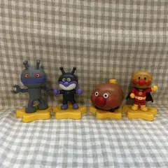 アンパンマンミュージアム　景品　フィギュア　4体　アンパンマン号　だだんだん