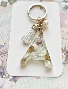 レジン製アルファベットAチャーム