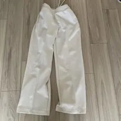 アイボリー ストレートレッグ スウェットパンツ