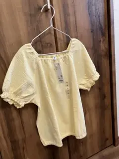 新品◆UNIQLO シャーリングボリュームスリーブTシャツ 150 イエロー