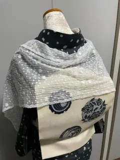 雪の結晶。ホワイトショール。軽量。お洋服にも。冷房対策にも。