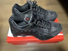 Nike Shox R4