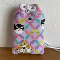 364.handmade お守り袋　猫　ネコ　七宝　紫　ふわふわ