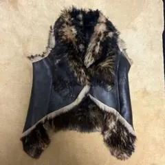 リアルムートンのジレ