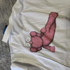 カウズ　ユニクロコラボXL ピンクキャラクター プリントTシャツ