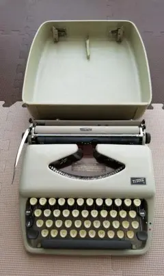 完動品　TRIUMPH NORM 6 トライアンフタイプライター ドイツ仕様 1943 Triumph Norm 6 on the Typewriter Database
