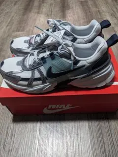 【新品未使用タグ・箱付き】NIKEナイキ スニーカー V2K