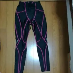 Xunited のコンプレッションタイツ