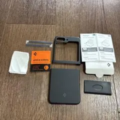 Spigen GALAXY Z Flip5 ケース