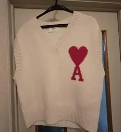 美品　二回着用　Ami Paris アミパリ　ニットベスト　レディース 美品 二回着用 Ami Paris アミパリ ニットベスト レディース