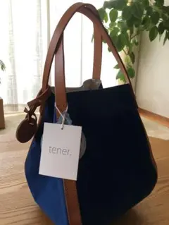 tener. 青いトートバッグ