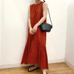高美品　UNIQLO コットンティアードワンピース　ノースリーブ　オレンジ