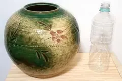 陶器の花瓶