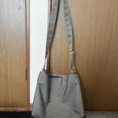 ショルダーバッグ ナイロン