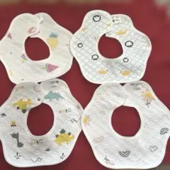 スタイ　4枚セット　白　防水　女の子　男の子　可愛い　よだれかけ　未使用品