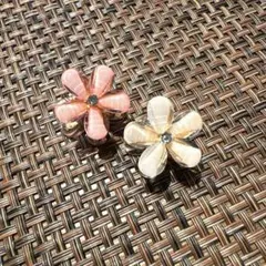 即発送❤️新品　プルメリアのミニヘアクリップ　2個セット
