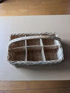 仕切り付きバスケット