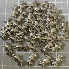 ★メタルパーツ・12×7mm金魚20個　出目金