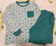ユニクロ　宇宙柄　パジャマセット　サイズ120