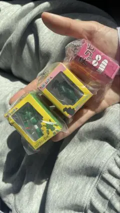 クレヨンしんちゃん　ミニチュア　ガチャガチャ