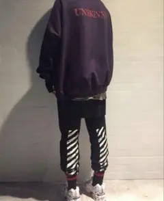 ヴェトモンVETEMENTS UNSKINNY スウェット　パープル