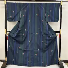 縞大島紬 裄66 可愛い花の飛び柄 着物 正絹 バチ衿 RK-4045x