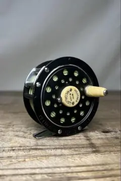 希少ヴィンテージフルーガーメダリスト6 rivetsスペアスプール 2025年最新】pflueger MEDALISTの人気アイテム - メルカリ