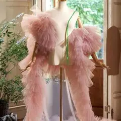 フリルスリーブのゴージャスなロングショール ピンクベージュ