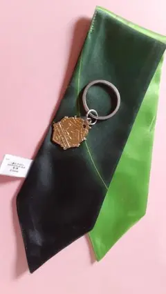 一番くじ ネクタイ風モチーフ　チャーム　　　　　　　ディアソムニア寮　(中古品)