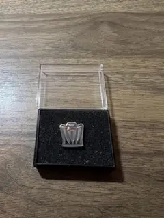 トヨタ　TOYOTA 車　crown クラウン　ピンバッチ