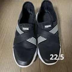 MOZ スニーカー　靴