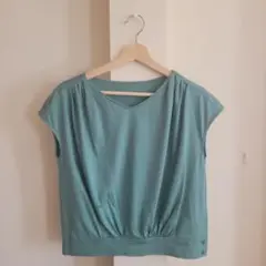 NATURAL BEAUTY　ミントグリーン Vネック 　トップス　新品未使用