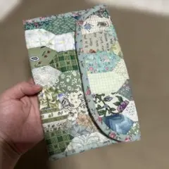 ②ハンドメイド お薬手帳ケース　パッチワーク