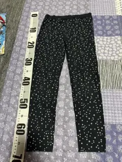 ユニクロ　黒　星柄レギンス130