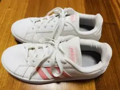 adidas ホワイト ピンク スニーカー