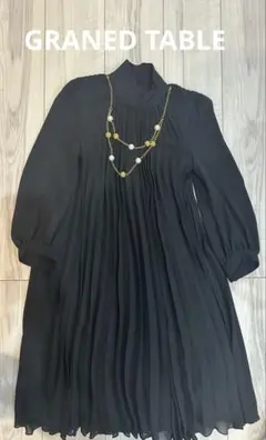 美品　GRAND TABLE アクセ付きワンピース