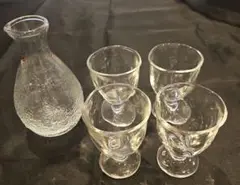 ガラス製デキャンタとグラスセット
