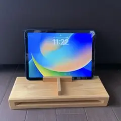木製のスマートフォンスタンド