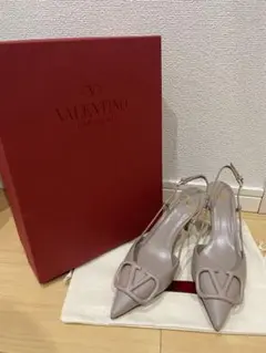 新品未使用箱付☆VALENTINO Vロゴシグネチャーカーフスキンスリングバック