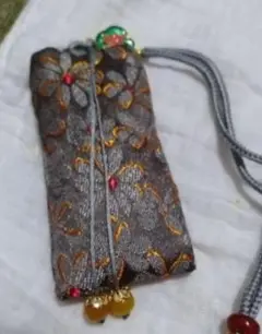 刺繍入りグレー小物入れ
