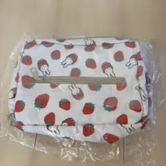 ミッフィ　苺柄　おむつポーチ　新品