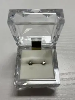 ダイヤモンド プラチナ　ピアス 約3mm ケース付