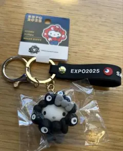 大阪関西万博　EXPO2025 黒　ハローキティ キーホルダー