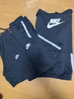 NIKE Jr.ブラック ジャージ上下セット、ハーフパンツ