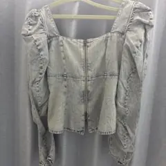 【試着のみ】パフスリーブライトブルーシャツ フリーサイズ【moussy】