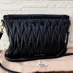 ミュウミュウ マテラッセ ショルダー バッグ ポシェット ゴールド金具 黒